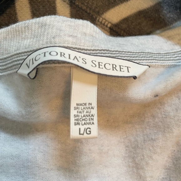 Victoria’s Secret long sleeve sweatshirt size Large in 2tone greys - Picture 7 of 7